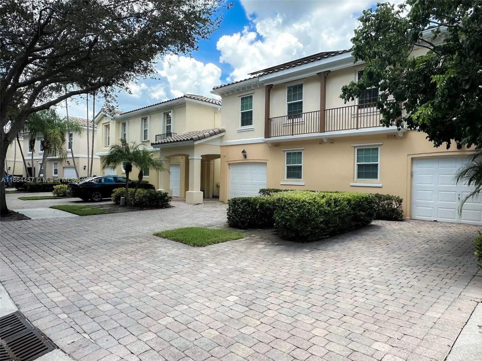3 bedroom 2 bath for sale at 197 E Santa Barbara Way, Palm Beach Gardens FL 33410