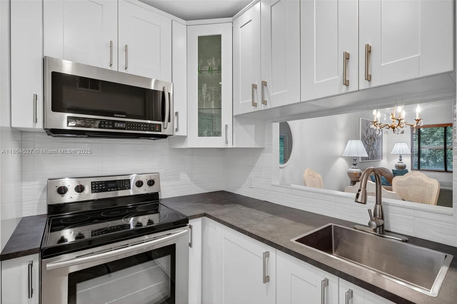 5001 NW 34th St # 304, Lauderdale Lakes FL 33319