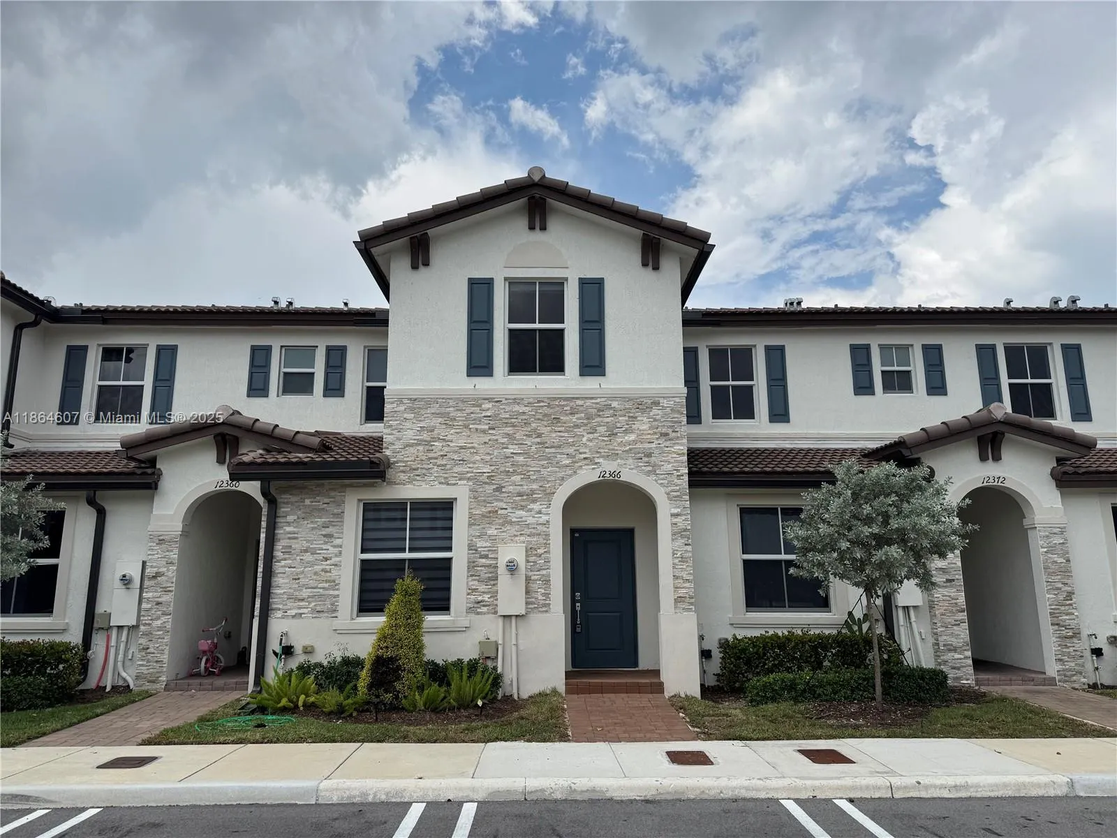 12366 NW 23rd Ct, Miami FL 33167