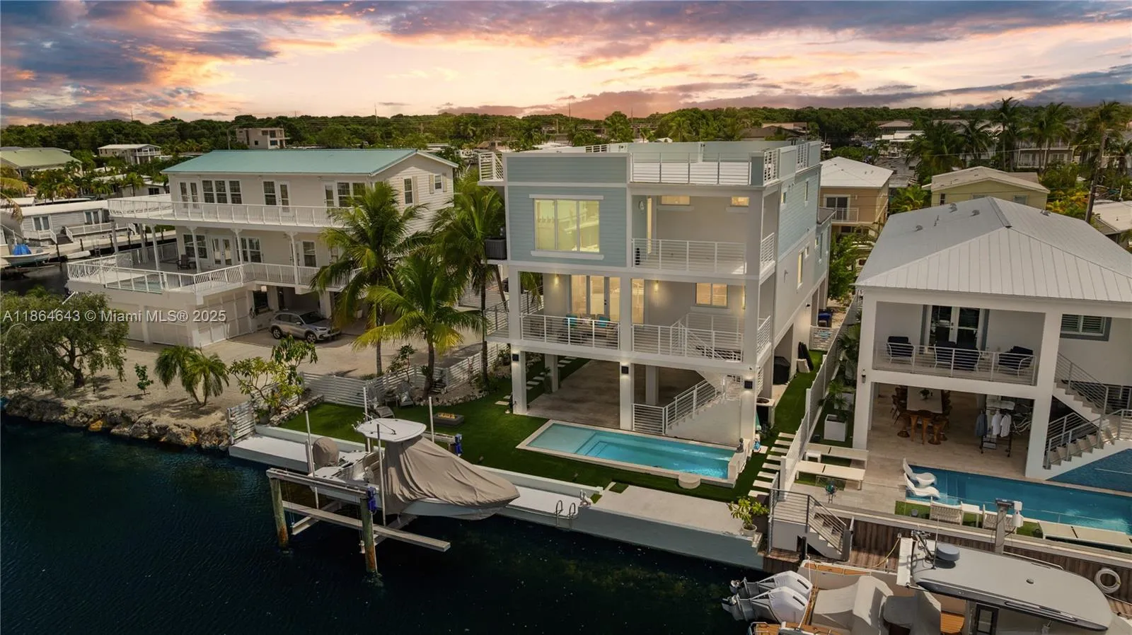 4 bedroom 4 bath for sale at 705 Garden State Ln, Key Largo FL 33037
