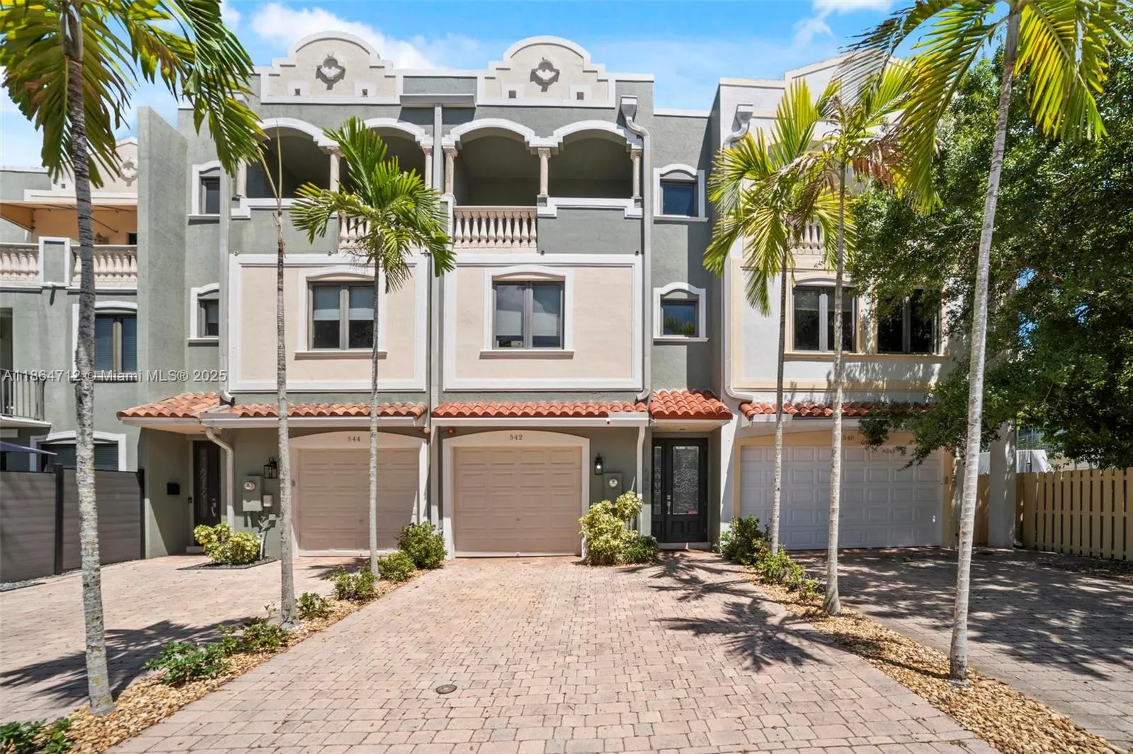 3 bedroom 3 bath for sale at 542 NE 17th Ave # 542, Fort Lauderdale FL 33301
