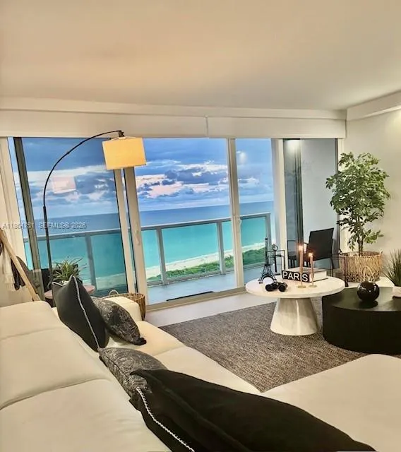 100 Bayview Dr # 1906, Sunny Isles Beach FL 33160