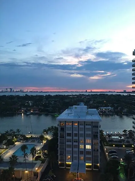 1 bedroom 1 bath for sale at 5601 Collins Ave # 1524, Miami Beach FL 33140