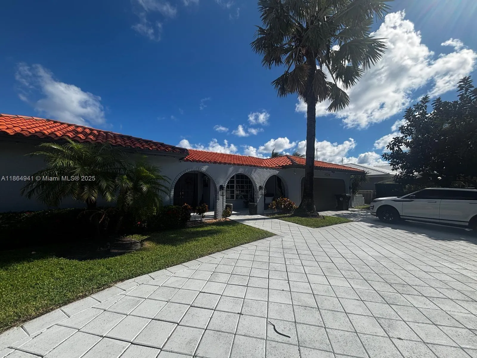 4220 NE 27th Ave, Lighthouse Point FL 33064