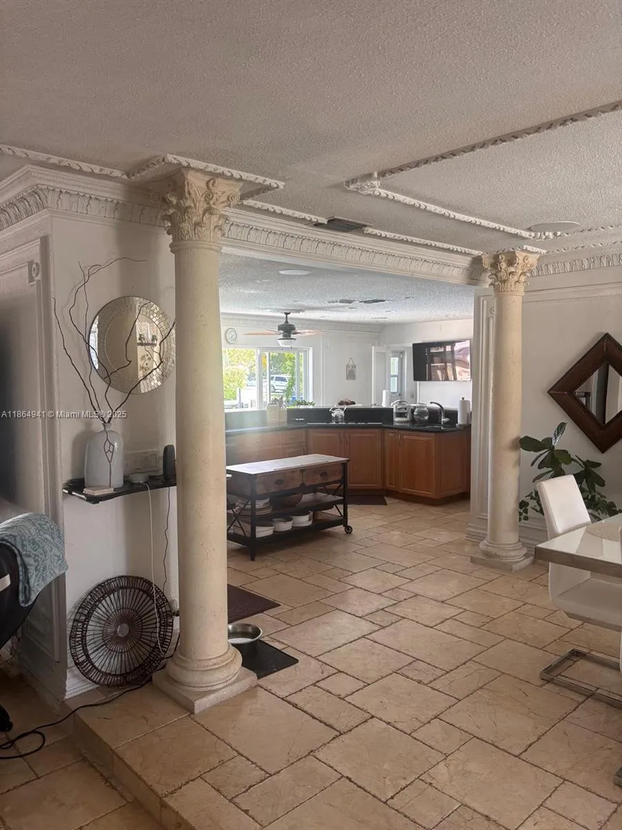 4220 NE 27th Ave, Lighthouse Point FL 33064