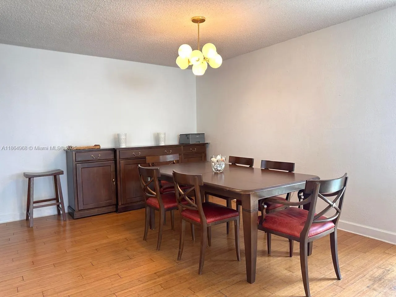 3200 Collins Ave # 4, Miami Beach FL 33140
