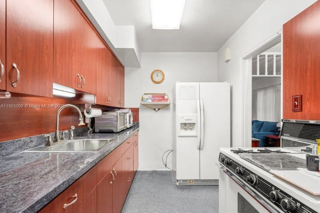 435 NW 100th Ter, Miami FL 33150