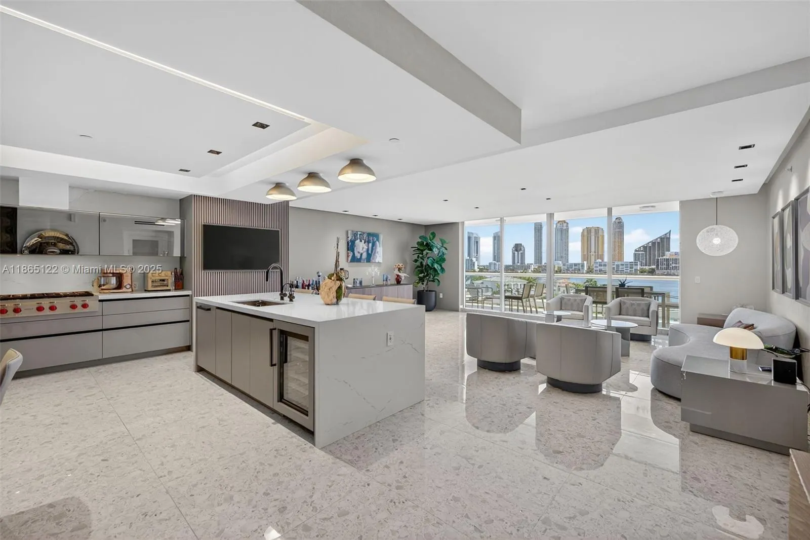 3 bedroom 3 bath for sale at 6000 Island Blvd # 707, Aventura FL 33160