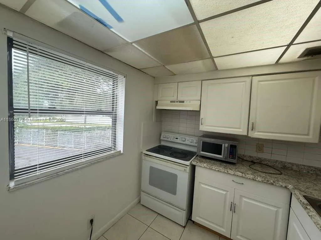 4220 Inverrary Blvd # 99B, Lauderhill FL 33319