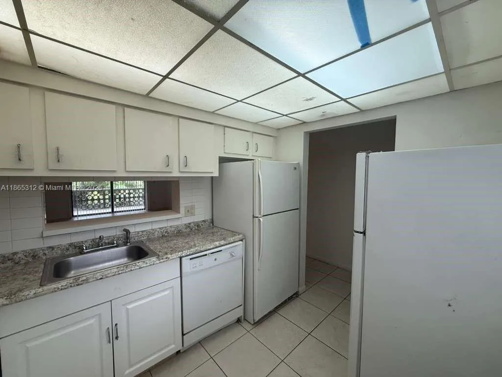 4220 Inverrary Blvd # 99B, Lauderhill FL 33319