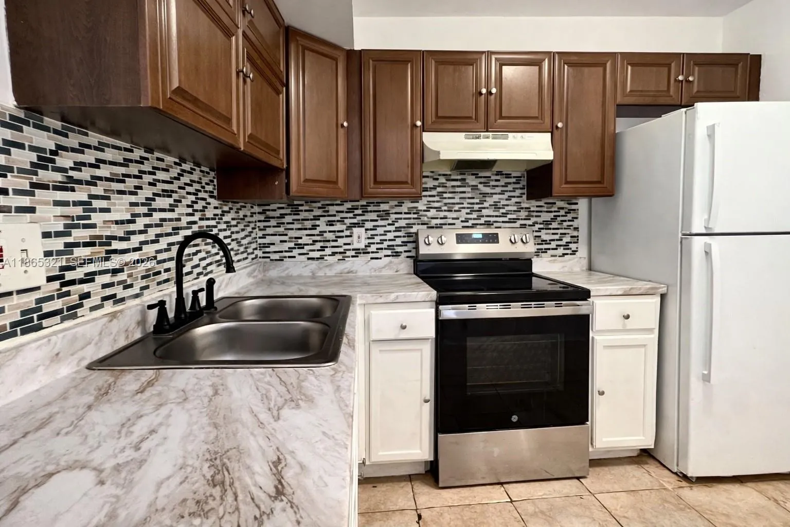 2 bedroom 2 bath for sale at 3700 NW 21st St # 109, Lauderdale Lakes FL 33311