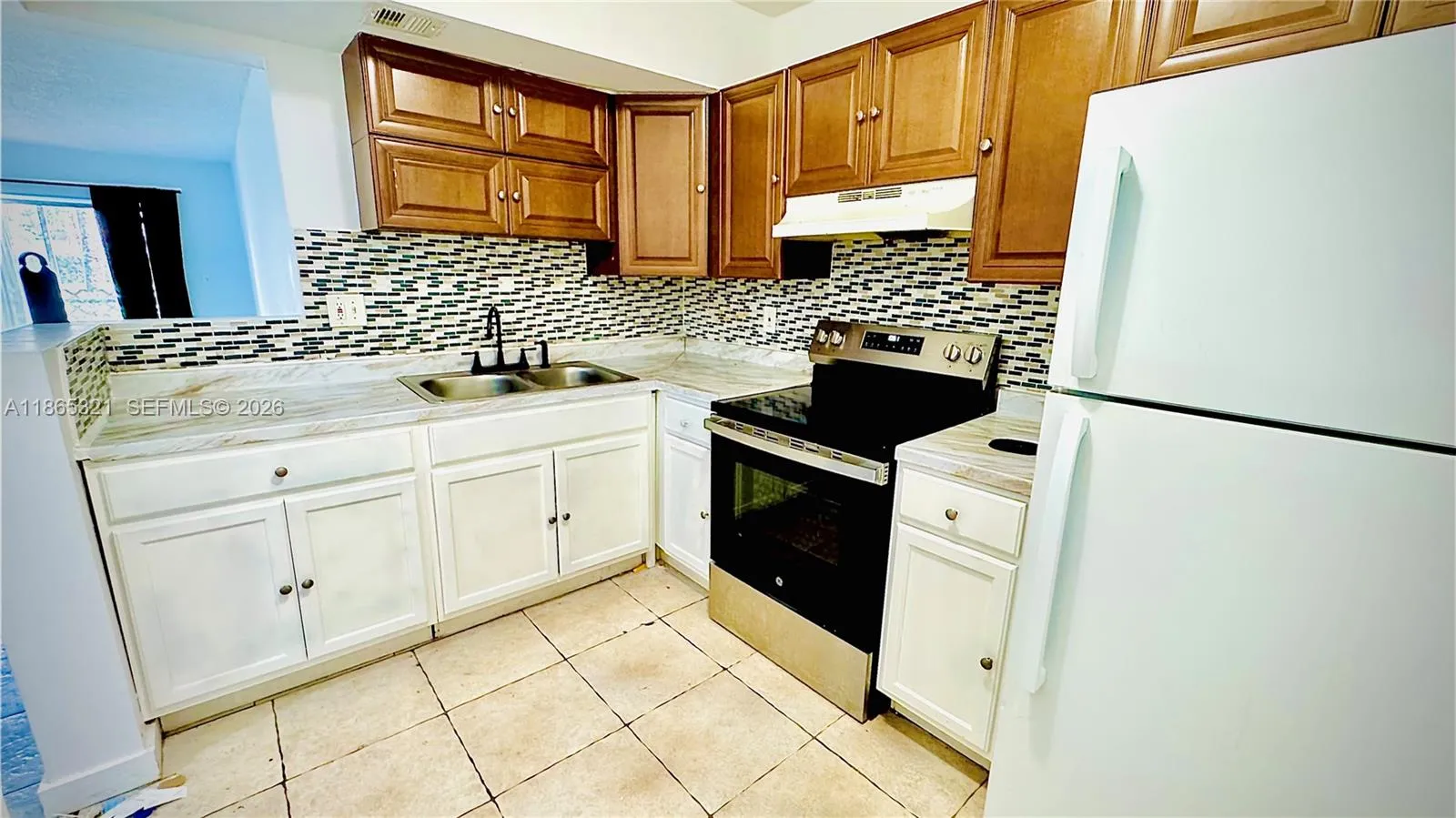 3700 NW 21st St # 109, Lauderdale Lakes FL 33311