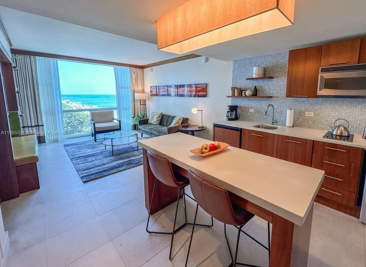 6801 Collins Ave # 815, Miami Beach FL 33141