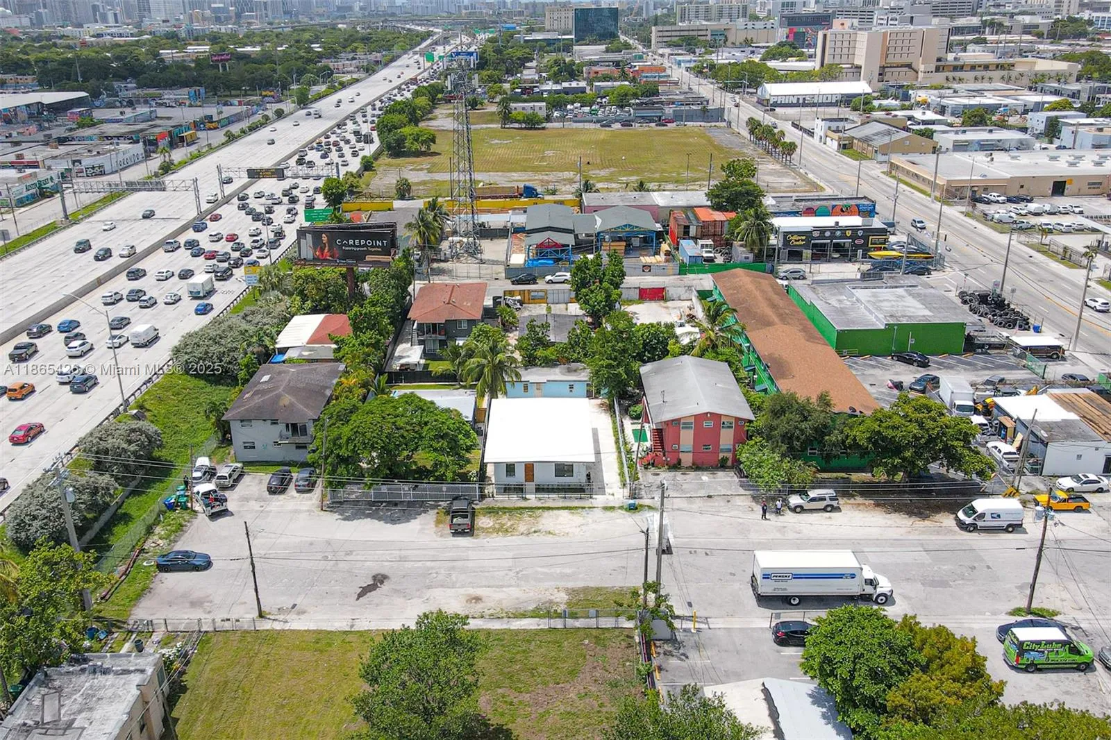 666 NW 28th St, Miami FL 33127