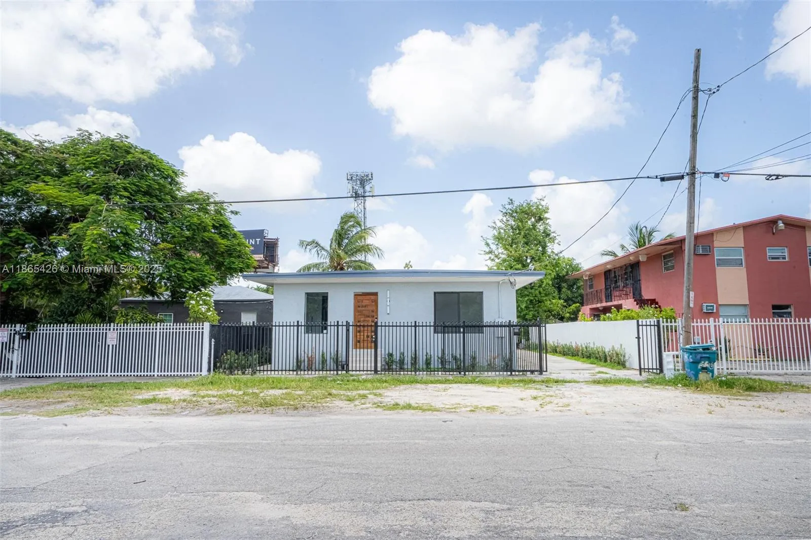 666 NW 28th St, Miami FL 33127