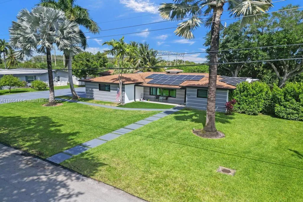 4660 SW 37th Ave, Dania Beach FL 33312