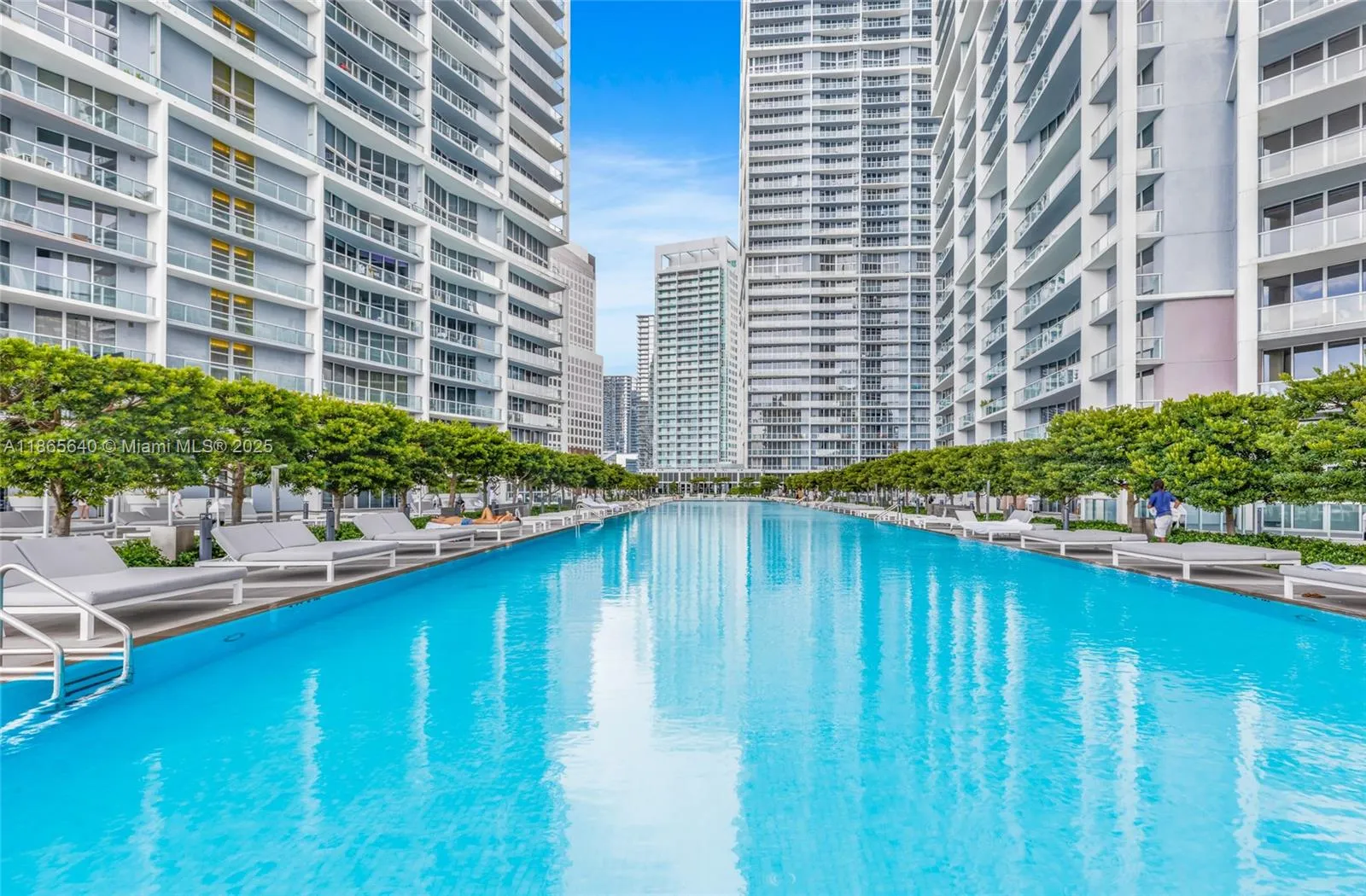2 bedroom 2 bath for sale at 475 Brickell Ave # 714, Miami FL 33131