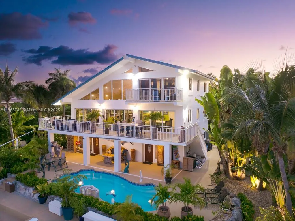 4 bedroom 3 bath for sale at 14 Avenue F, Marathon FL 33050