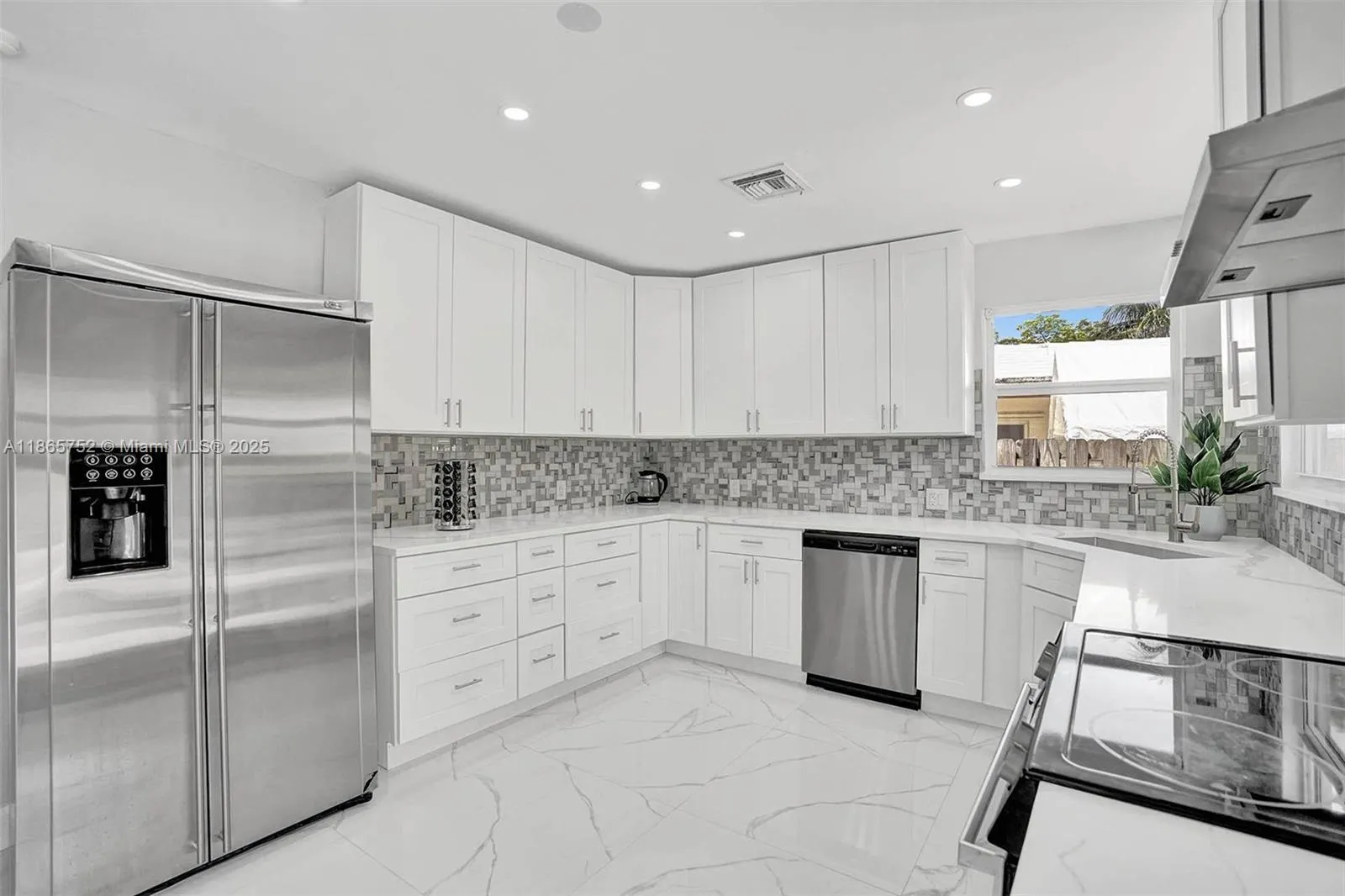 3421 Dover Rd, Pompano Beach FL 33062