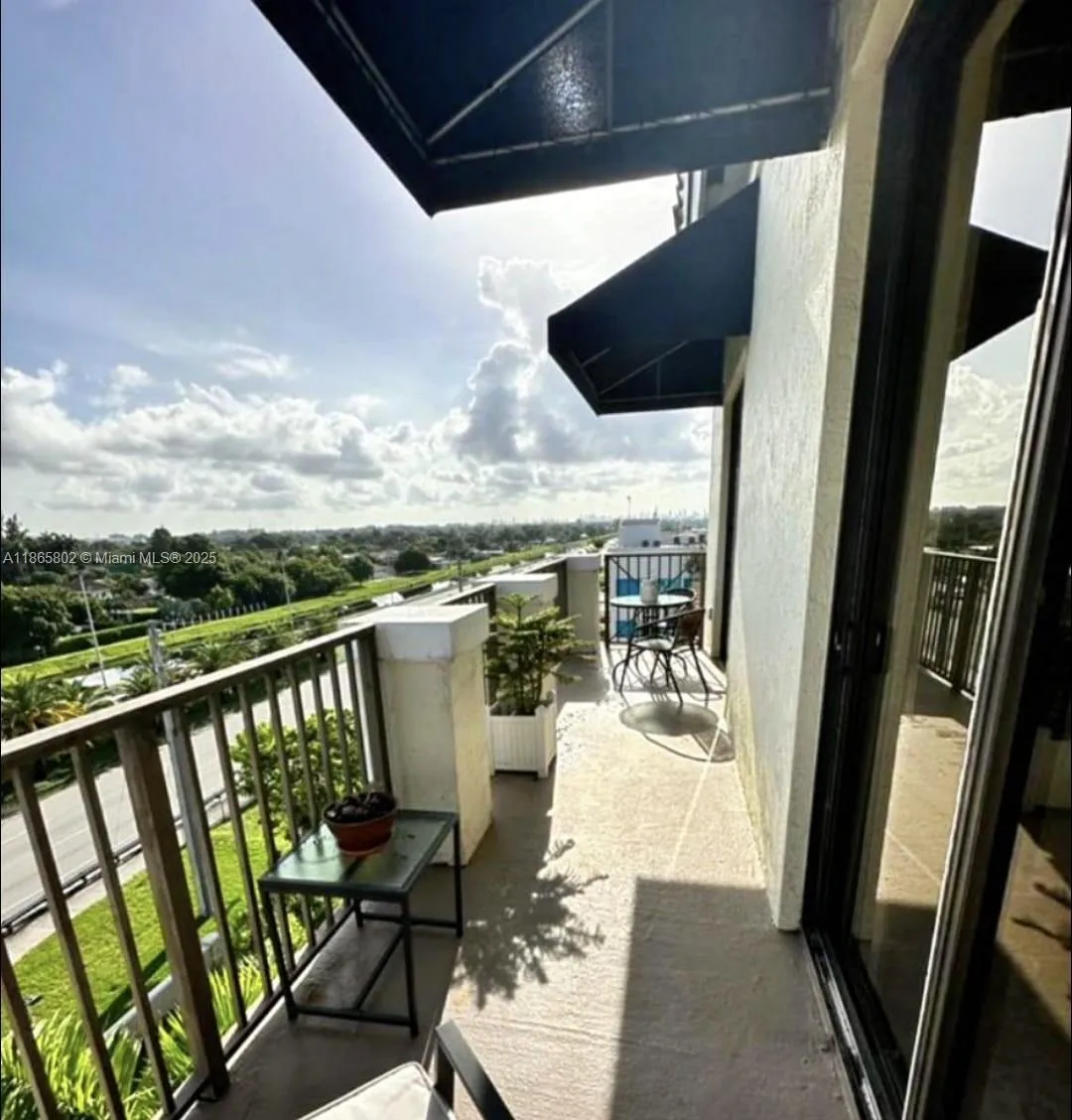 8440 SW 8th St # 603A, Miami FL 33144