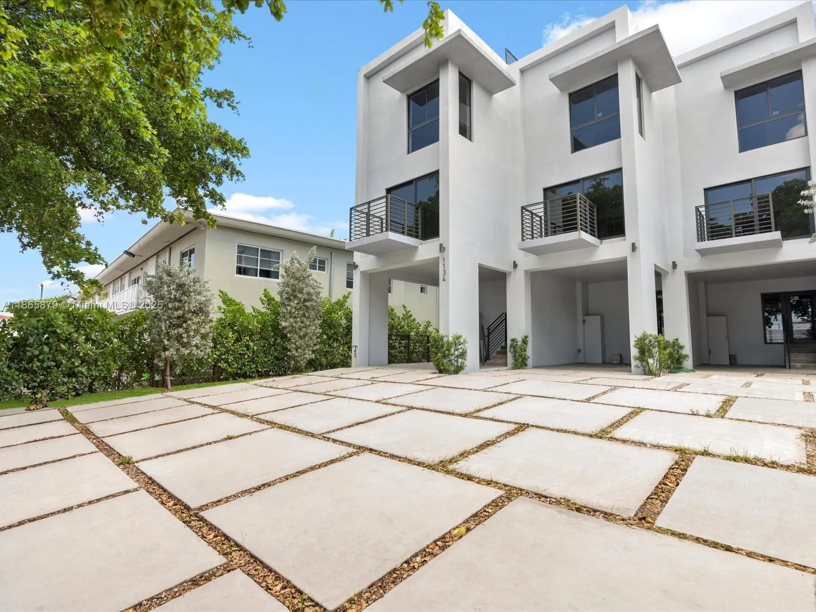 1134 71st St, Miami Beach FL 33141