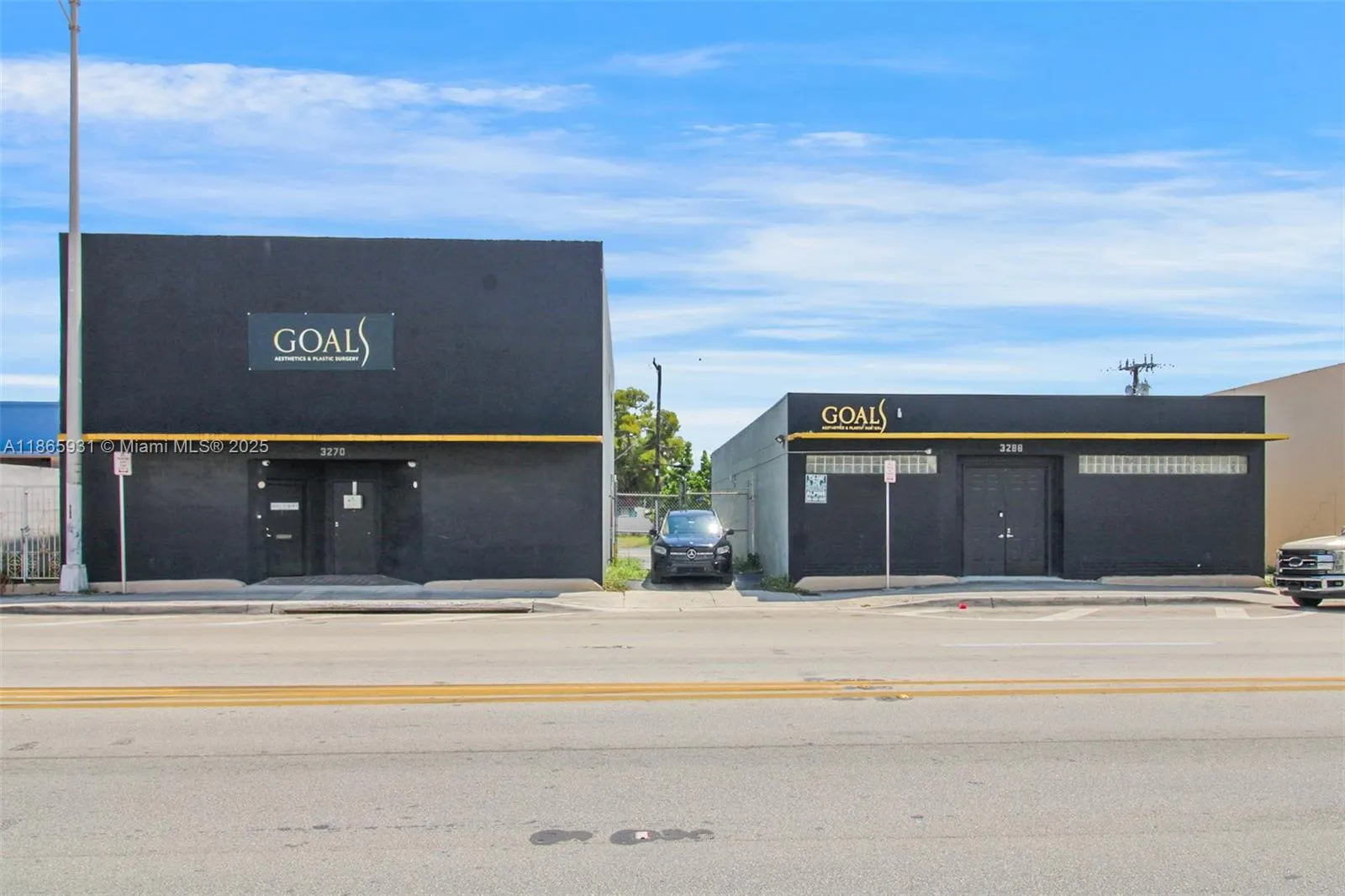 3270 NW 36th St, Miami FL 33142