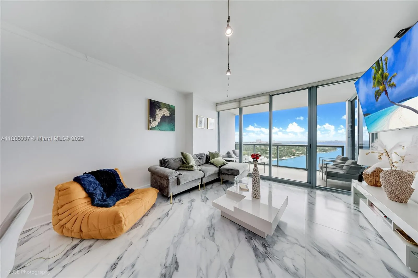 2 bedroom 2 bath for sale at 601 NE 36th St # 1909, Miami FL 33137