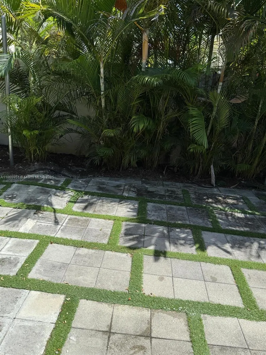 4 NE 47th St, Miami FL 33137