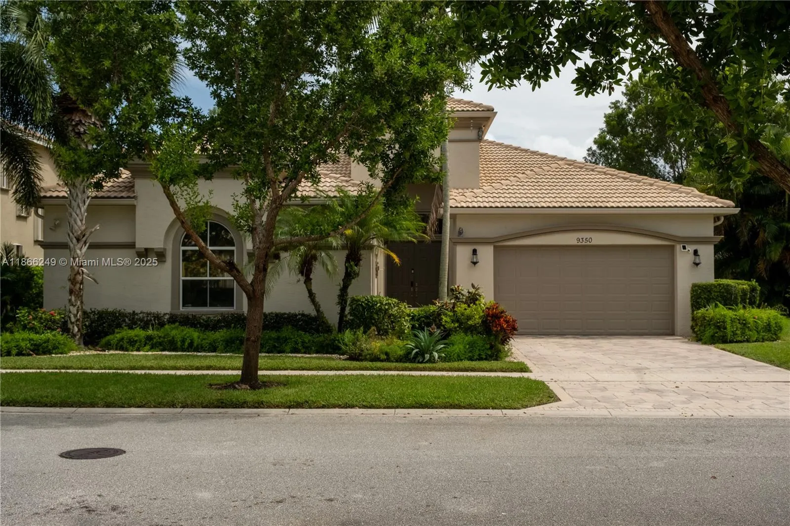 3 bedroom 3 bath for sale at 9350 W Via Classico  W, Wellington FL 33411