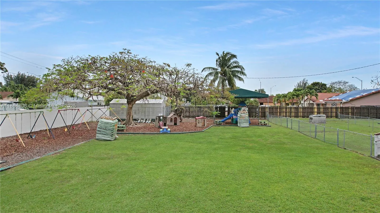 132 AVE SW 42nd St, Miami FL 33175