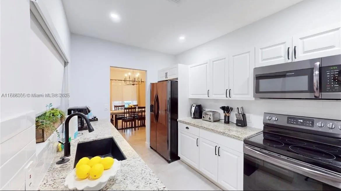 52 NW 47th Ter, Miami FL 33127
