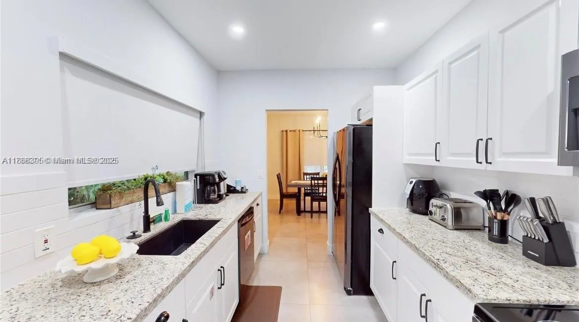 52 NW 47th Ter, Miami FL 33127