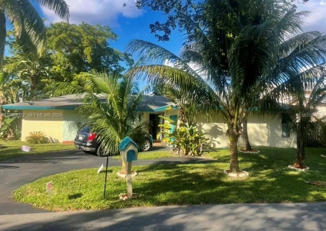 3 bedroom 2 bath for sale at 7551 SW 42nd Pl, Davie FL 33314