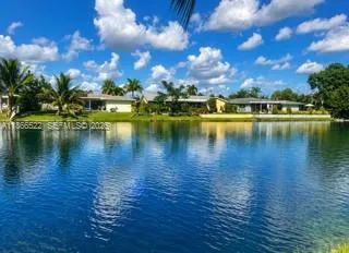 7551 SW 42nd Pl, Davie FL 33314