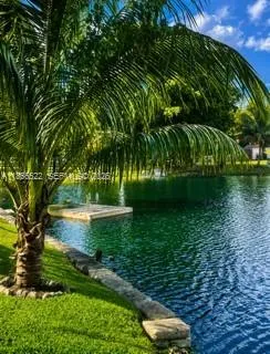 7551 SW 42nd Pl, Davie FL 33314