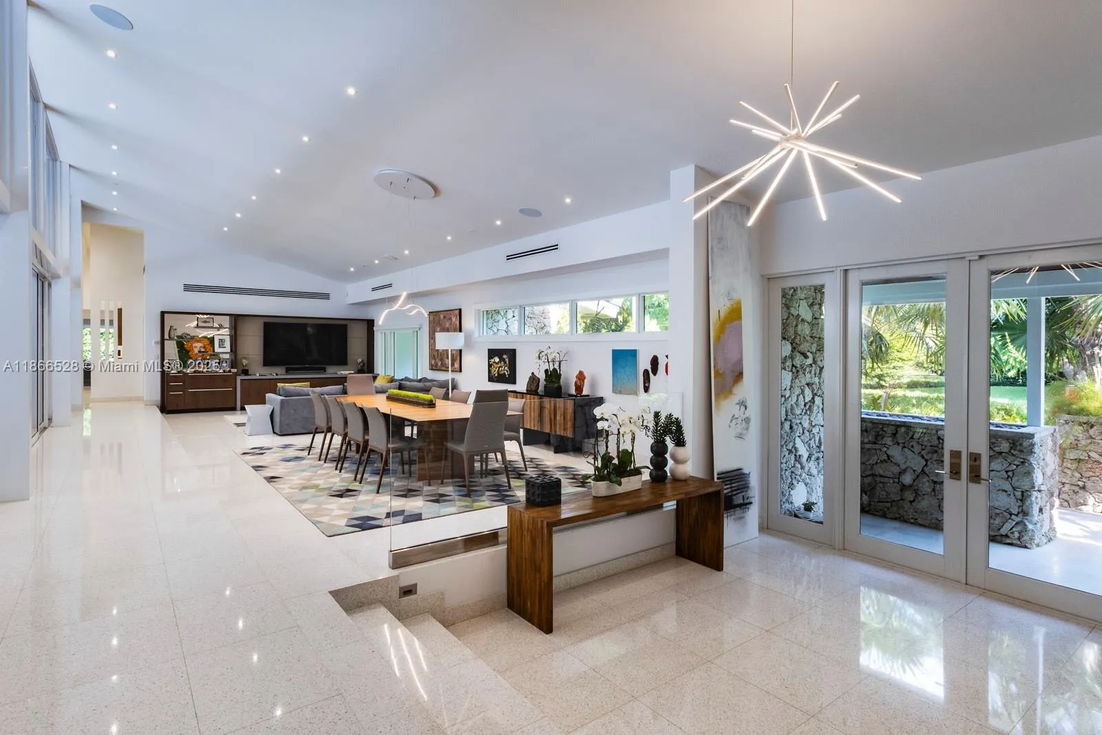 5780 Las Palmas Dr, Coral Gables FL 33156