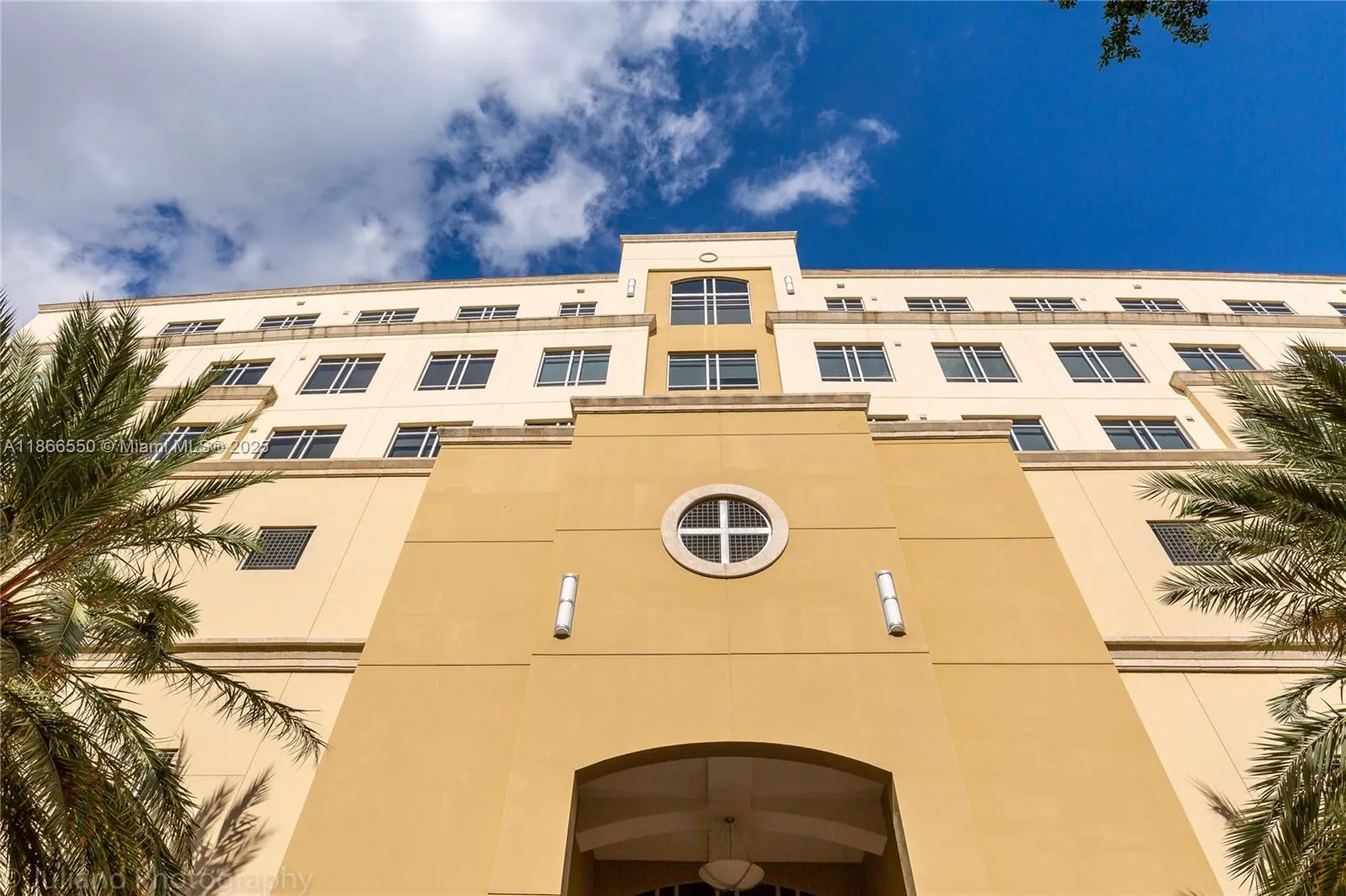 for sale at 135 San Lorenzo Ave # 150, Coral Gables FL 33146