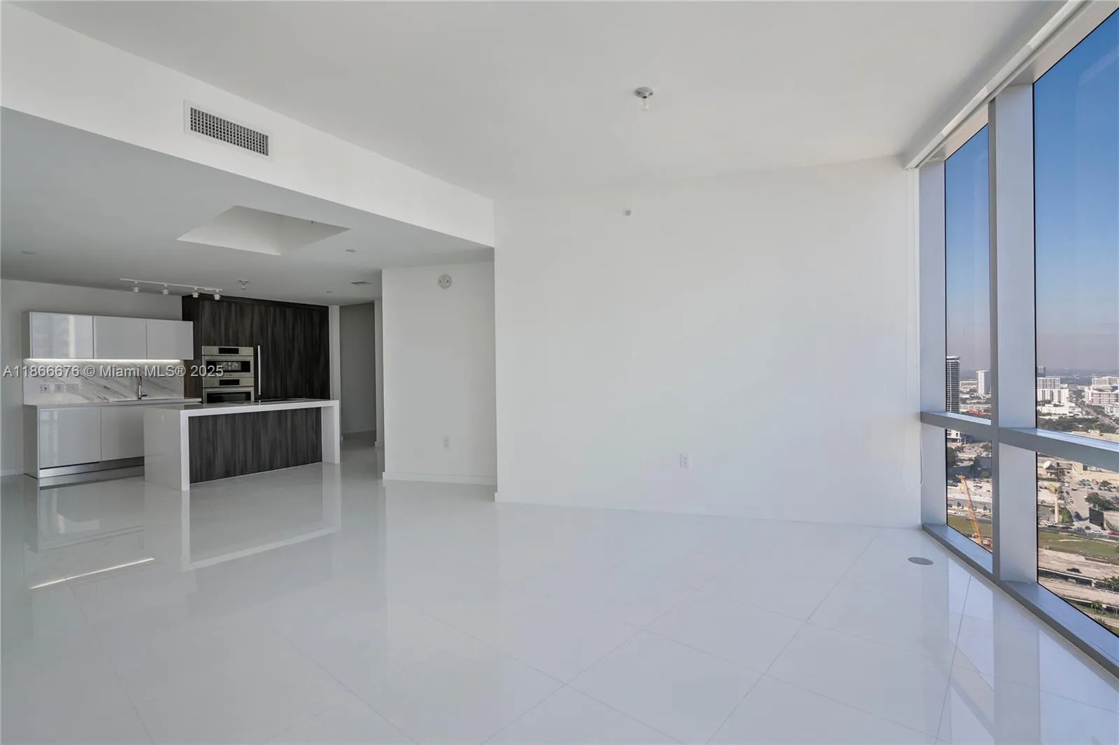 851 NE 1st Ave # 3203, Miami FL 33132