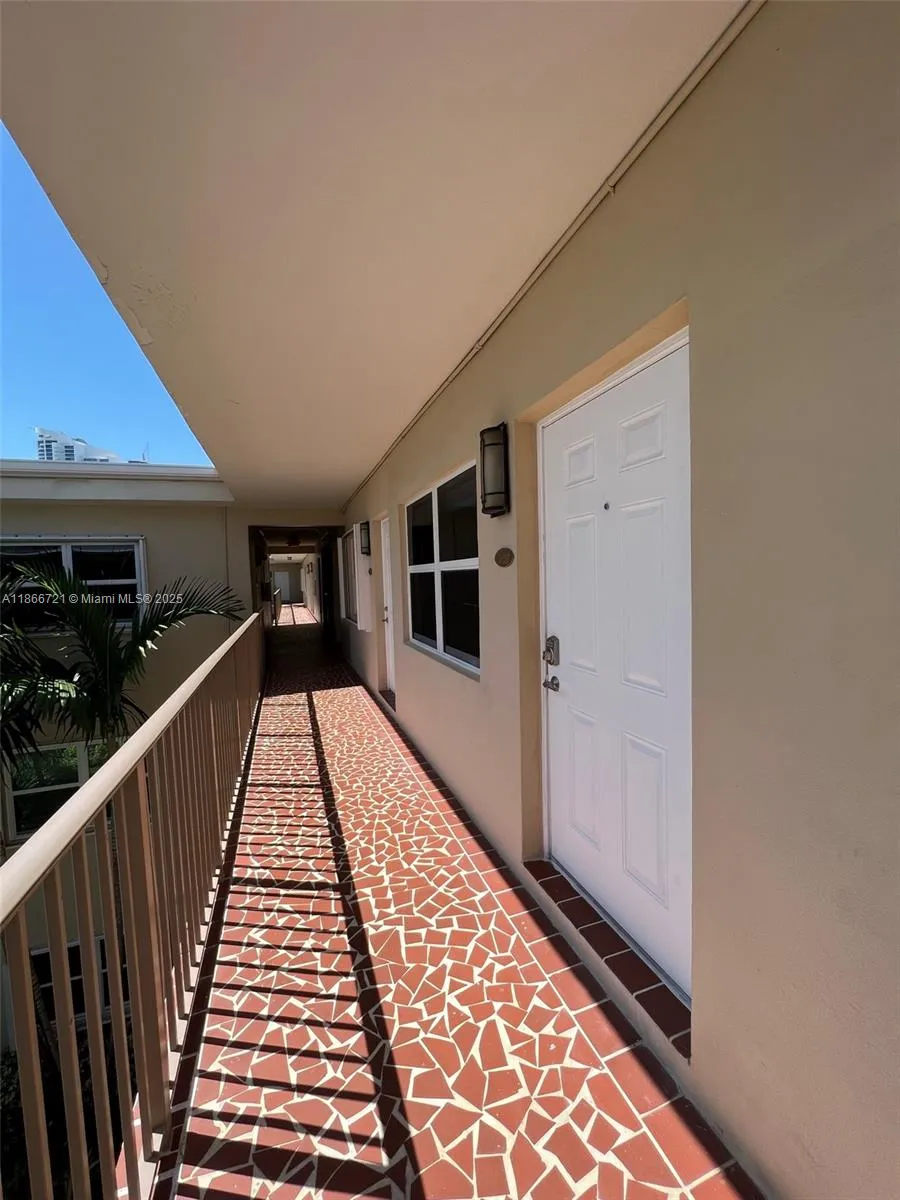 2600 S Ocean Dr # S307, Hollywood FL 33019