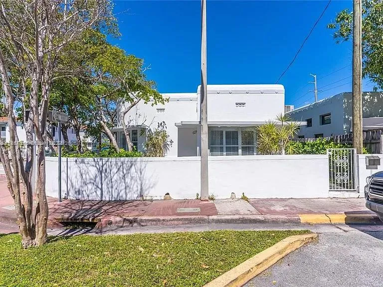 8101 Harding Ave, Miami Beach FL 33141