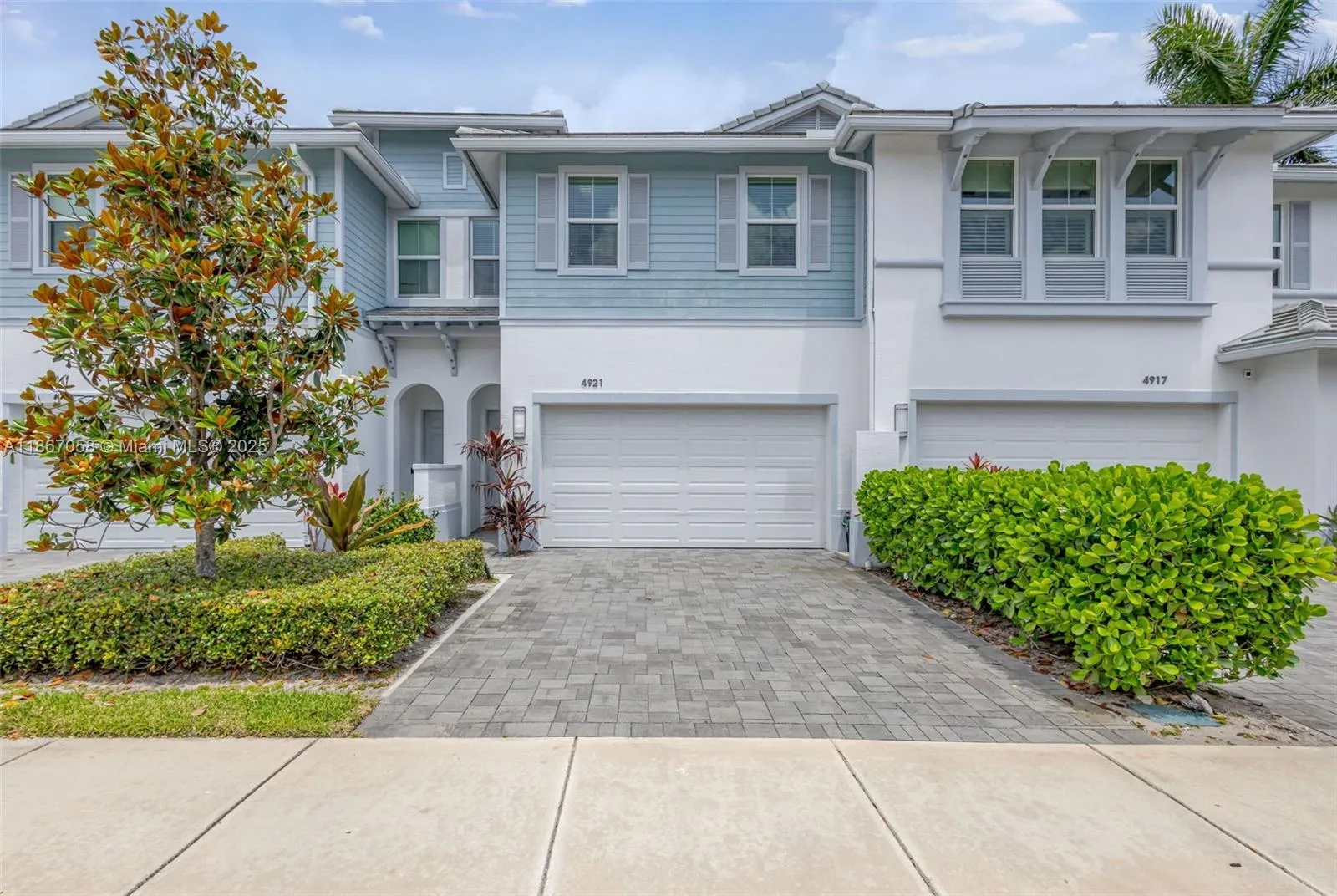 3 bedroom 2 bath for sale at 4921 Pointe Midtown Way, Palm Beach Gardens FL 33418