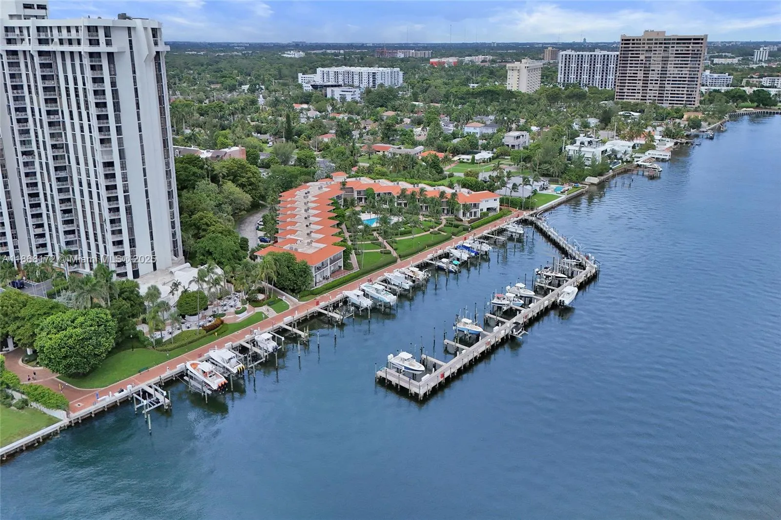 4000 Towerside Ter, Miami FL 33138
