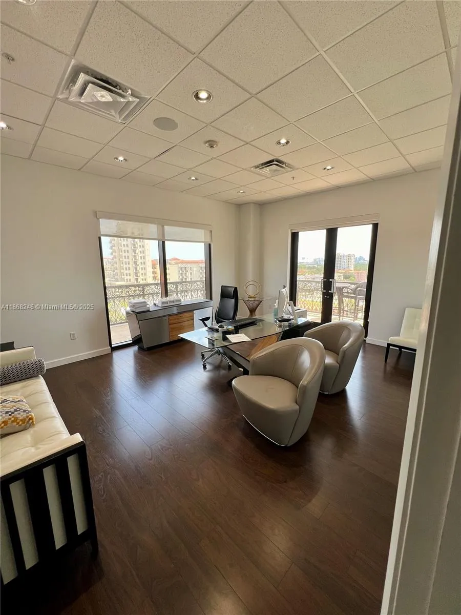 2020 Ponce De Leon Blvd # 908, Coral Gables FL 33134