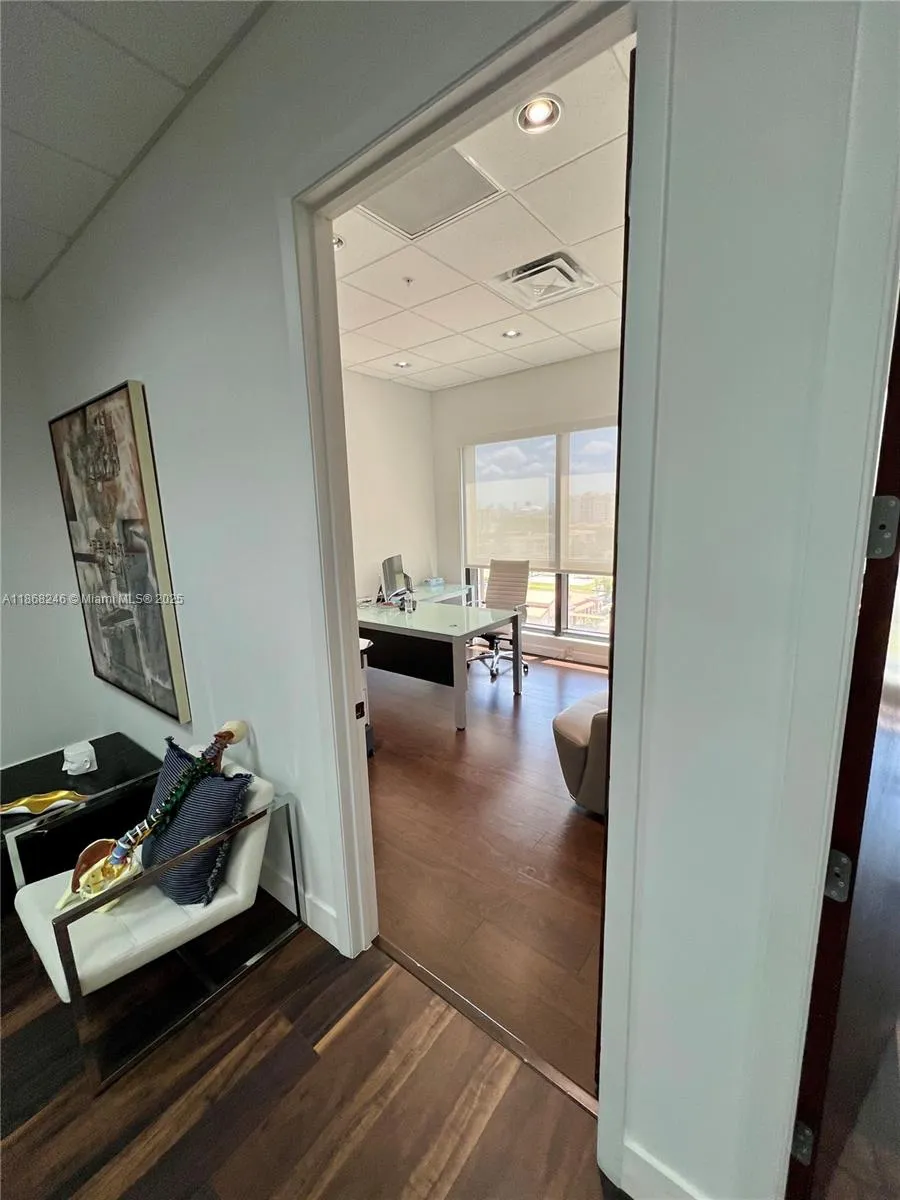 2020 Ponce De Leon Blvd # 908, Coral Gables FL 33134