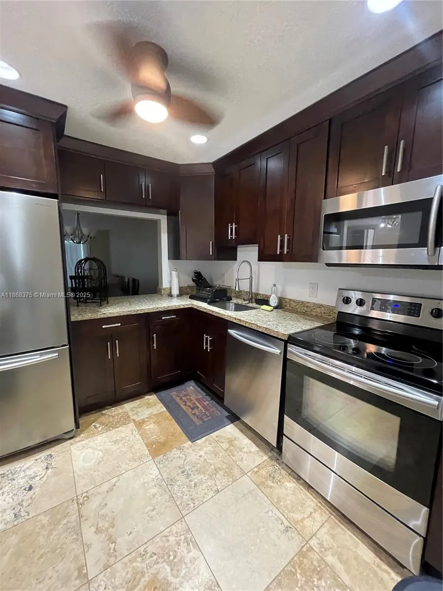 410 SE 2nd St # 422, Hallandale Beach FL 33009