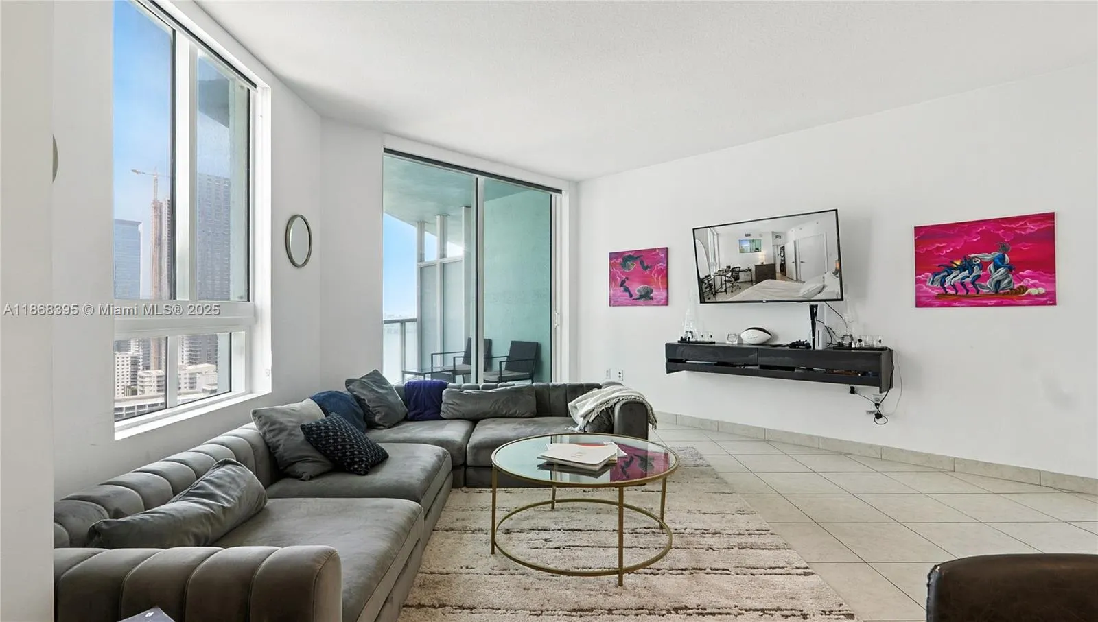 1 bedroom 1 bath for sale at 1900 N Bayshore Dr # 2810, Miami FL 33132