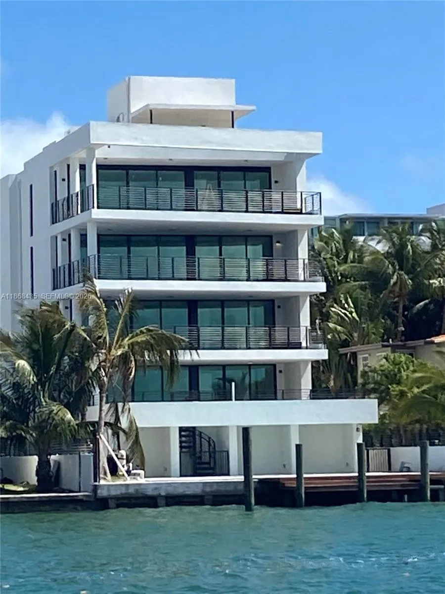 1930 Bay Rd Third Level Un # 2, Miami Beach FL 33141