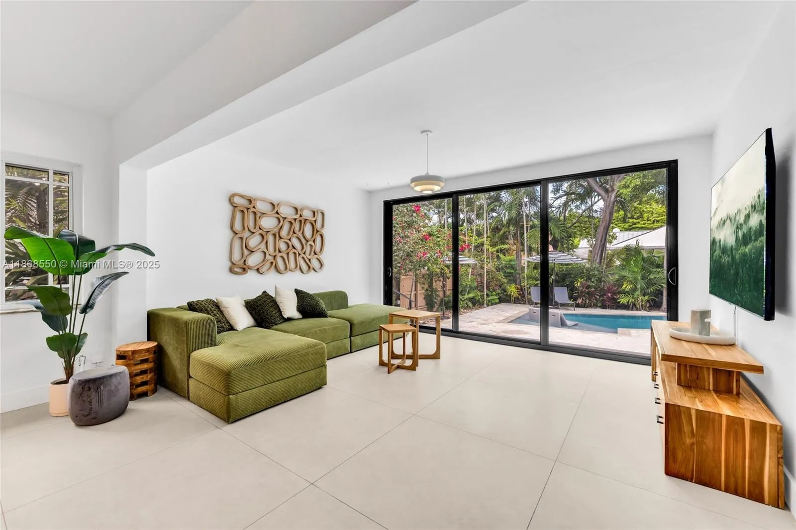 141 SW 23rd Rd, Miami FL 33129