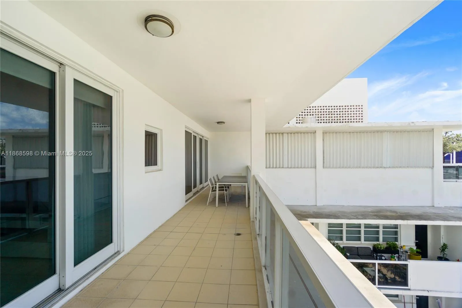 100 Lincoln Rd, Miami Beach FL 33139