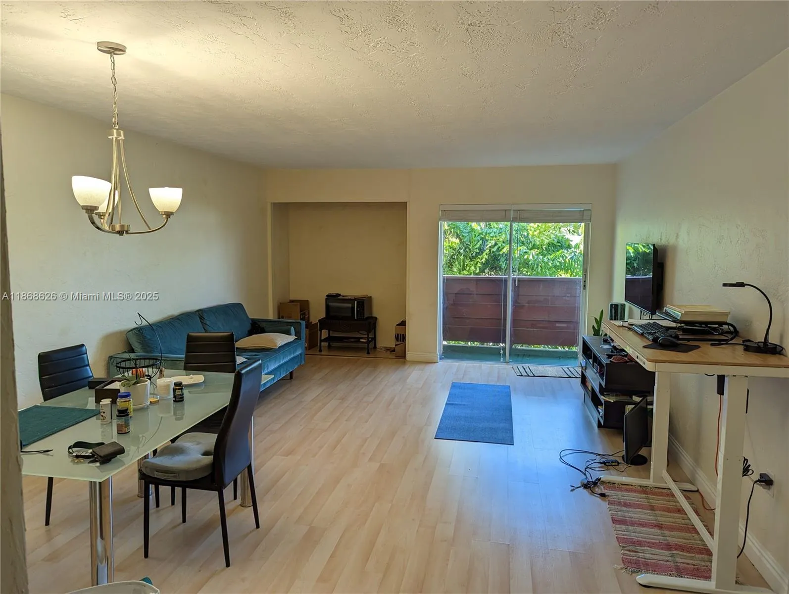 1 bedroom 1 bath for rent at 1205 Mariposa Ave # 409, Coral Gables FL 33146